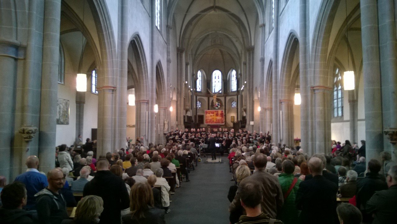 Die Kirche war vollbesetzt beim Konzert des Kammerchores. (c) Radtke