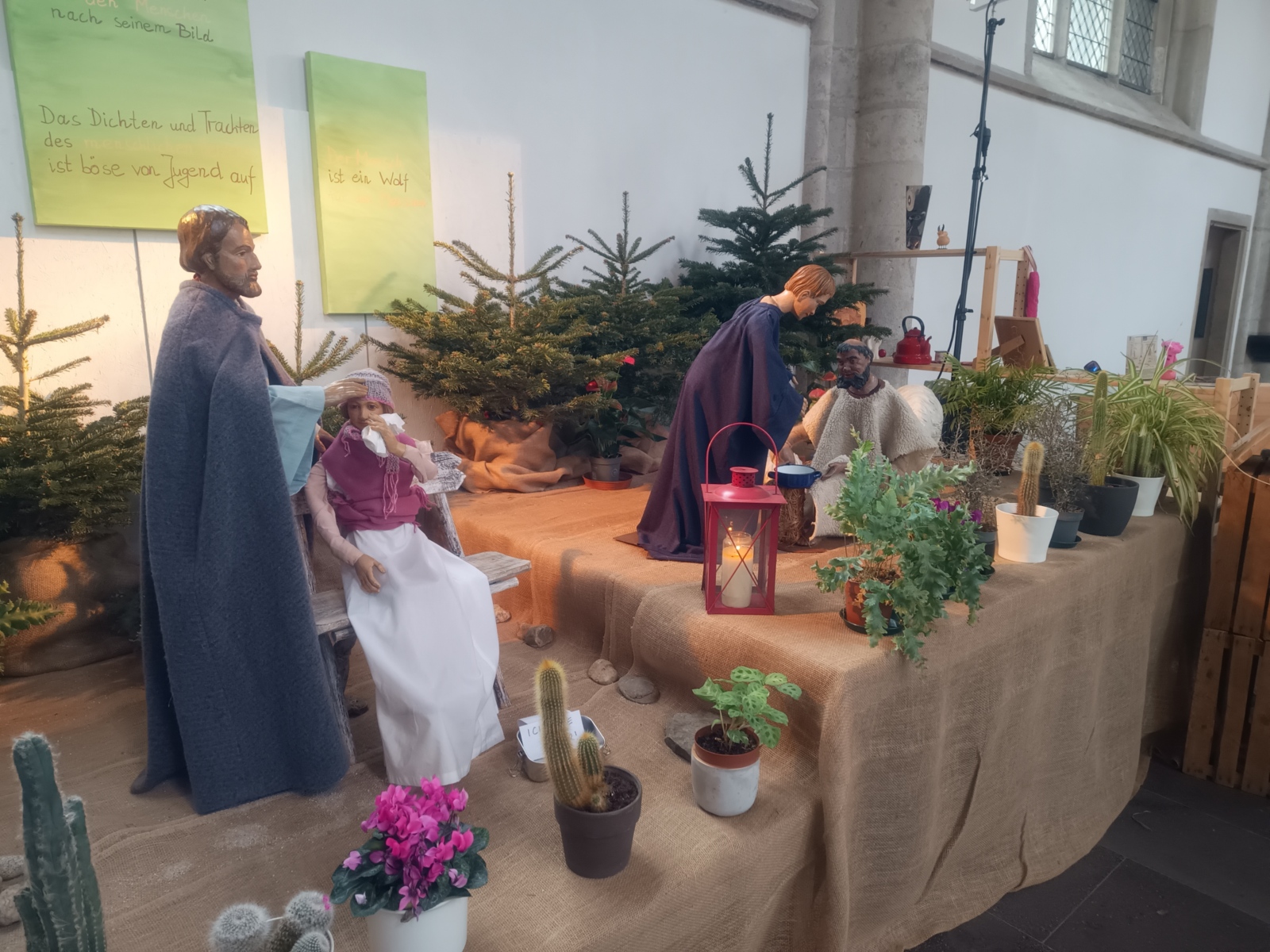 4. Advent Krippe in St. Severin mit Friedenslicht aus Bethlehem (c) MR.Garnies