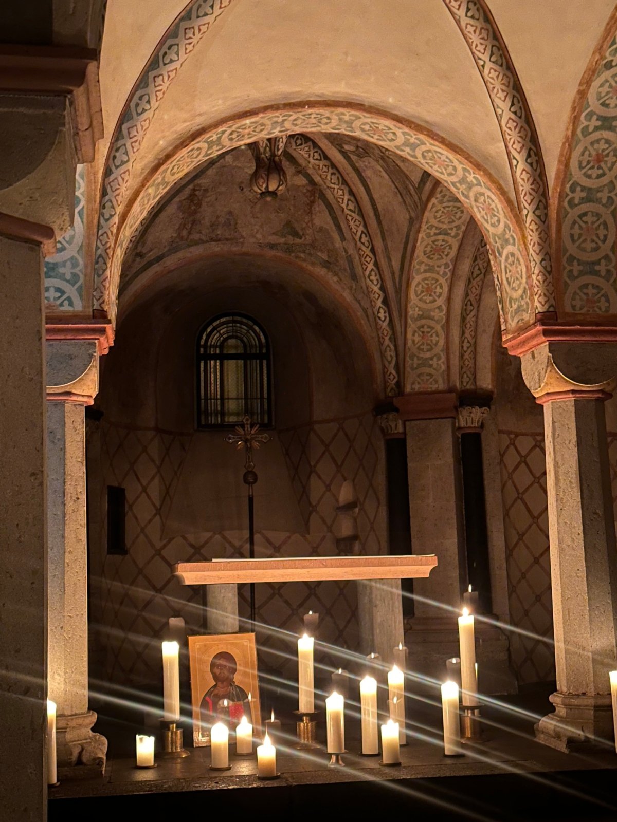 Krypta zu Meditation und Taizé-Gebet (c) G. Gullotta